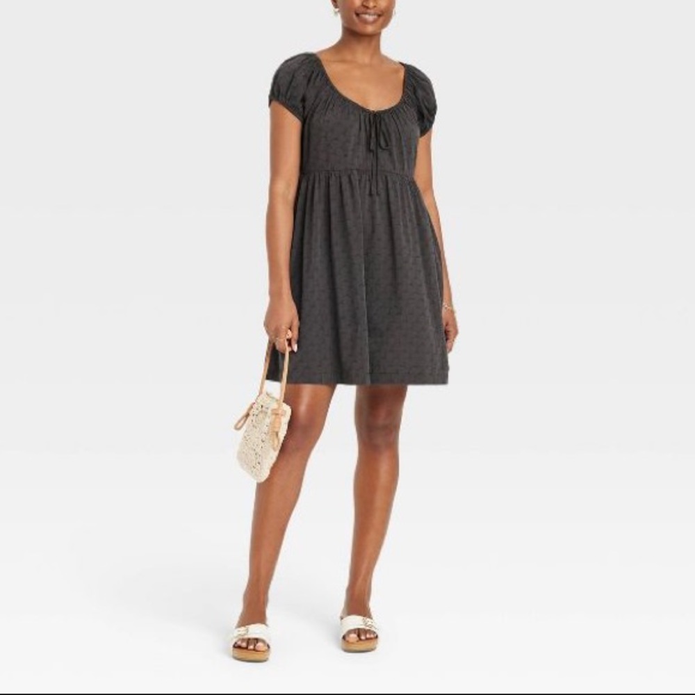 Universal Thread™ Women's Puff Short Sleeve Day Dress - Essential Gray
